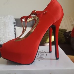 NIB Red Satin Steve Madden Mary Jane Heels